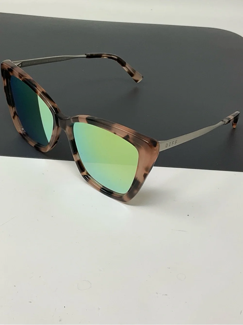 DIFF Becky II Tortoise mirror Sunglasses